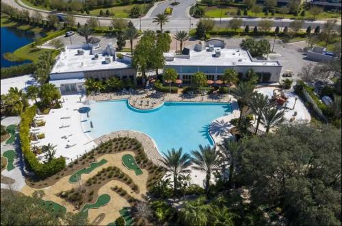 Davenport Villa | Summer in Oasis Vacation Home lake