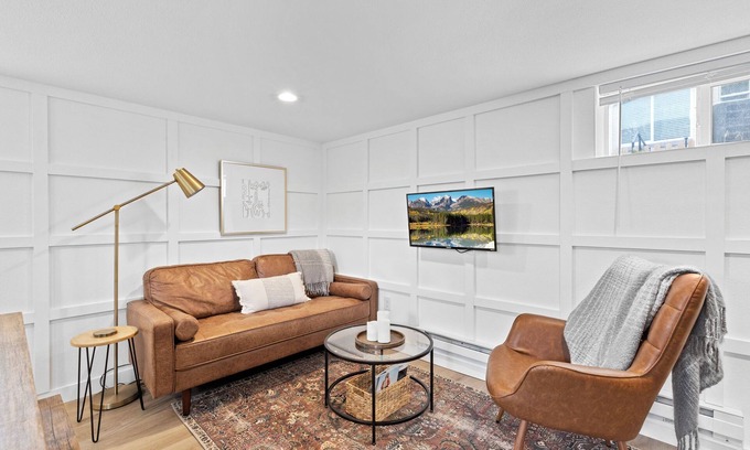 Clayton Apartamento | Summer in the Heart of Denver, Stylish 2Bd/1Ba apartment close to everything!