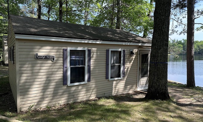 Lake Tomahawk Cabina | Summer lake side cabins!