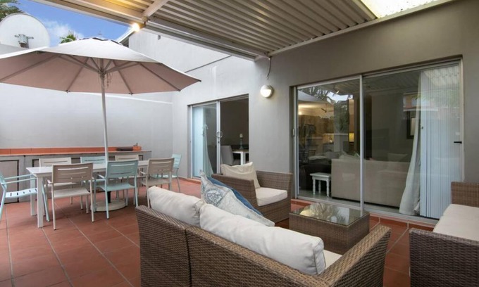 Umhlali Beach Apartamento | Summer Living close to Willard's and Thompson's Beach