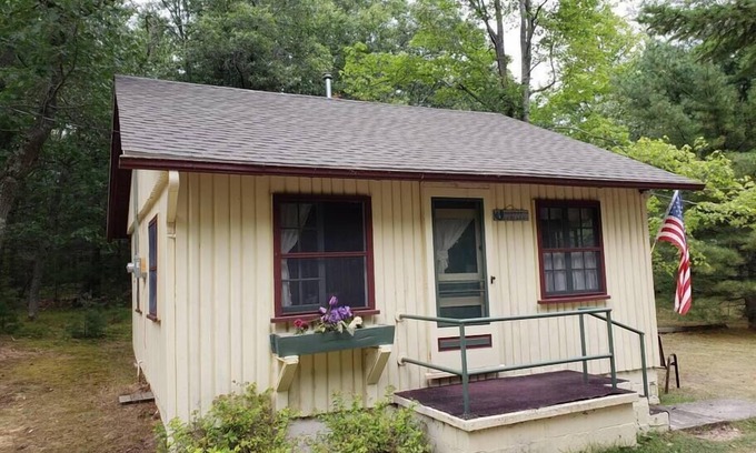 Tawas City Cabina | Summer, Mermaid Coast Cottages on Lake Huron