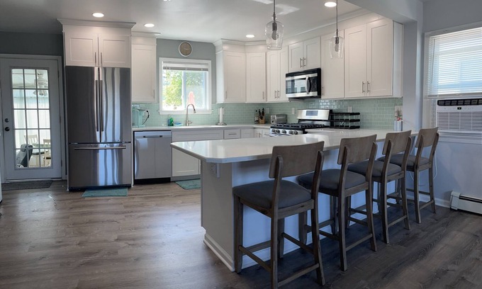 Point Pleasant Beach Casa | Summer modern rental. Close to the beach.