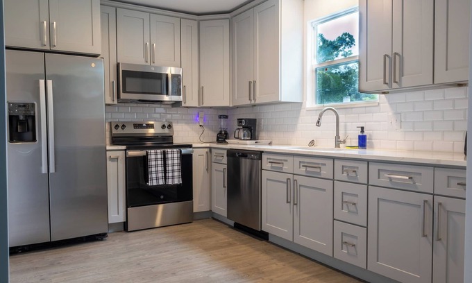 Murray Hill Casa | ~Summer's Last Cottage Sleeps 7 Hammock & Spa~
