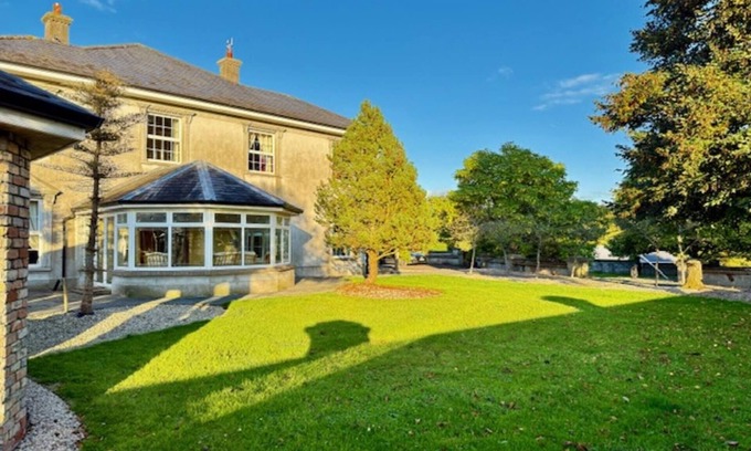 Holycross Casa | Summer Sale! Beakstown House Luxurious 5-bed Villa