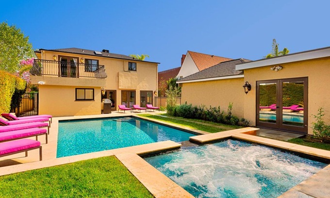 Los Feliz Casa | FALL SPECIALS - Magnificent Hollywood Hills Home Nestled in Celebrity Enclave