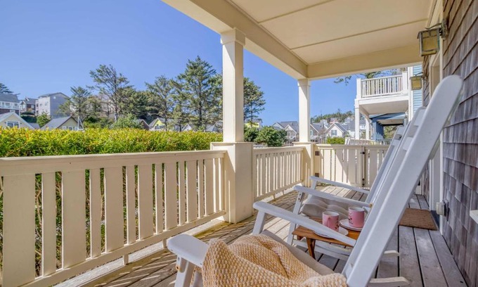 Nelscott Casa | Summer Salt Cottage