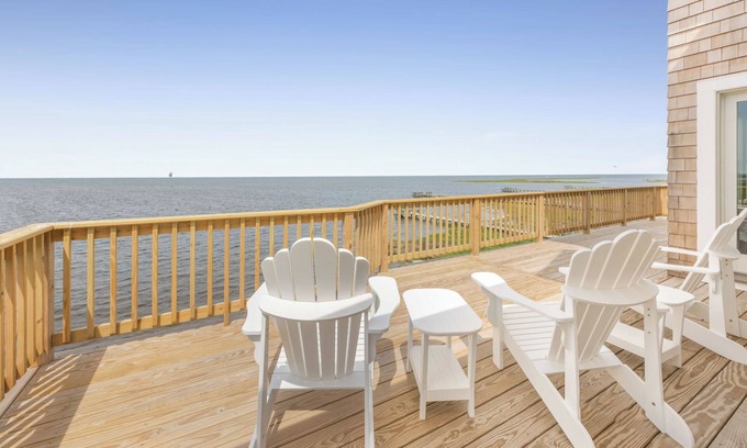 Wind Over Waves Casa | Soundfront Dog Friendly w/ Pool, Hot Tub, Elevator, Private Windsports Access