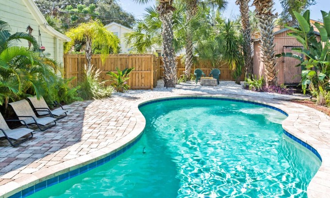 Courier City - Oscawana Casa | South Tampa SOHO Bungalow Home