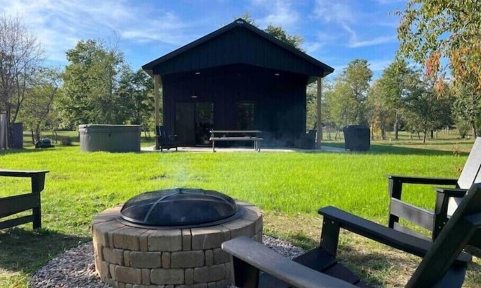 Necedah Casa | Summer Tiny Home and Bunkhouse getaway at Timber Landing! Hot Tub & Wood Sauna