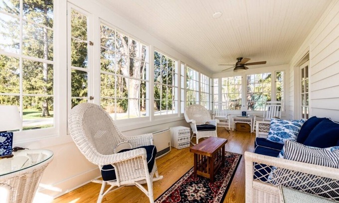 Lakeside Cabaña | (Summer Weeks Available!) Lakeside Home Walking Distance To Association Beach!