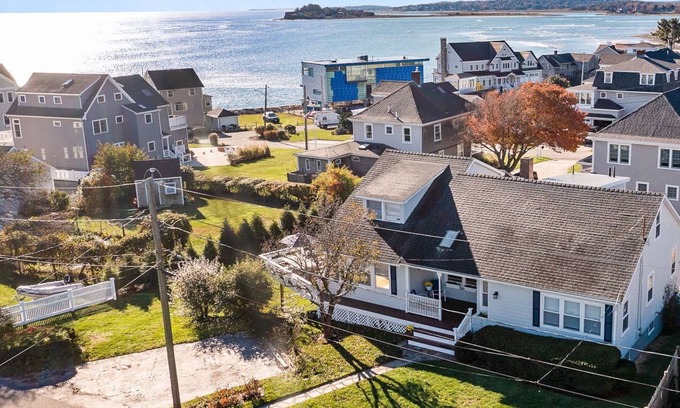 Greenbush Casa | Summer Wind Beach House - Ocean views, families, groups, pet friendly!