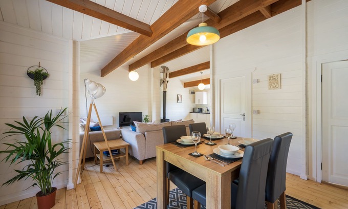 Bude Cabina | Summerleaze Lodge - cabaña de madera contemporánea, ideal para familias cerca de la playa