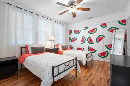 Richmond Hill Casa | Summertime Home For 8, Fast Ev ChargerPets Fenced Yard