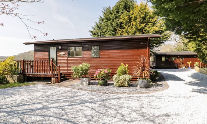 Rhyd-y-foel Cabaña | SUMMERTIME LODGE, family friendly, with a garden in Rhyd-Y-Foel