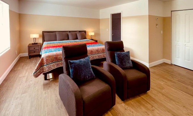 Iona Casa | Summerwind Studios