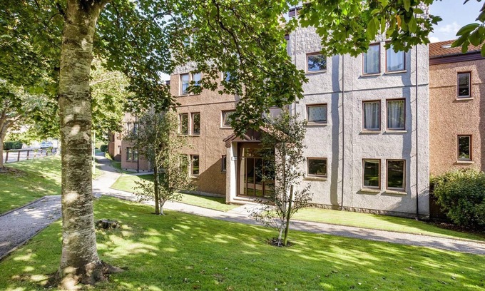 Central Aberdeen Apartamento | Summit Central - Quiet 2BR Flat, Wifi, Parking