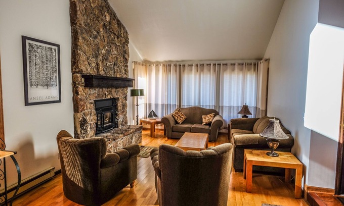 Summit Cove Casa | Summit Cove House, 3 dormitorios, 2 baños, abierto, bañera de hidromasaje cubierta, cerca de Keystone, A-Basin
