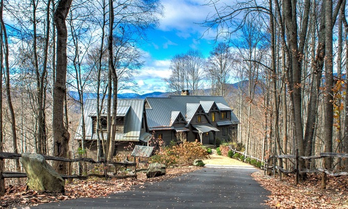 Sylva Casa | Summit Haven at Balsam Mountain Preserve | Exclusive Lodge with Golf & Hiking Trails