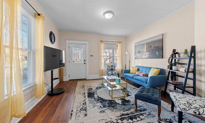Old North Columbus Casa | Summit Scholars 2, For 6!