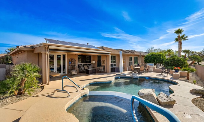 Surprise Casa | Sun City Grand Oasis - Heated Pool & Fairway Views, Golf Cart Rental Available