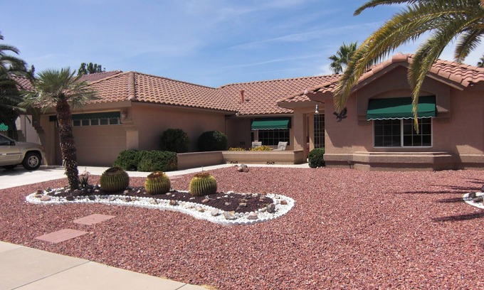 Sun City West Casa | Sun City West Southwest Style Ranch. Mascota amigable