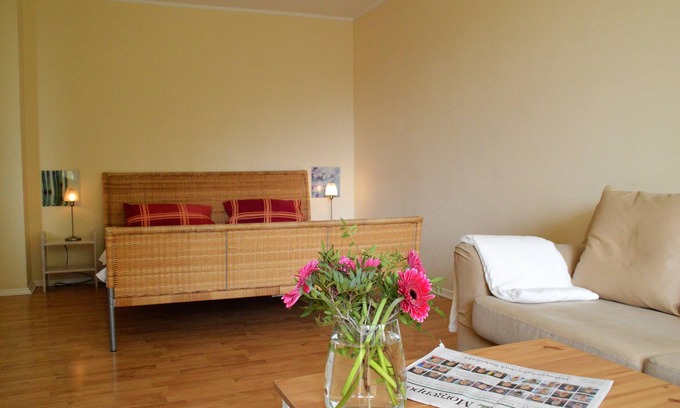 Schoeneberg Apartamento | Soleado y tranquilo En el corazón de Schöneberg / cerca de Kudamm con un gran balcón