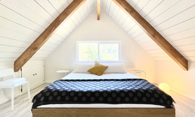 Crestline Cabina | Sun-Filled Modern Mountain Cabin