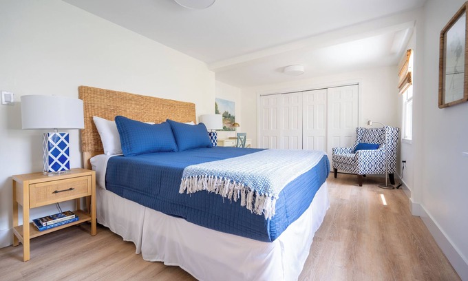 Waterford Cabaña | Sun-Filled Private Large Cottage
