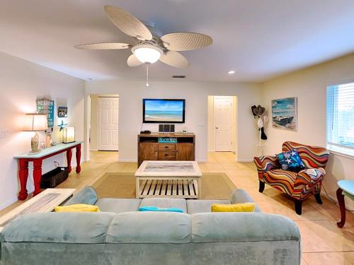 Butler Beach Casa | Sun Kissed Cottage