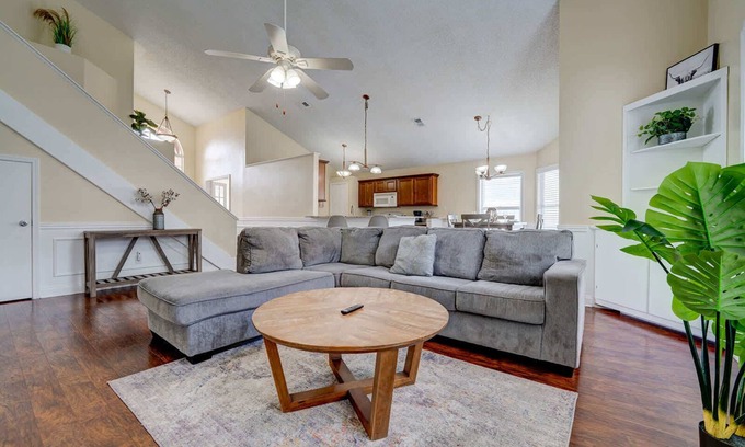 Lindfields Casa | Sun Kissed Pool Home in Kissimmee