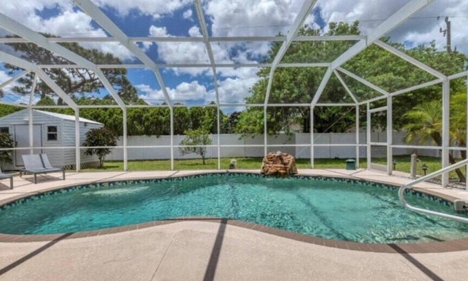 Englewood East Casa | Sun-Kissed Serenity: Your Private Pool Oasis 6 Miles from Englewood Beach