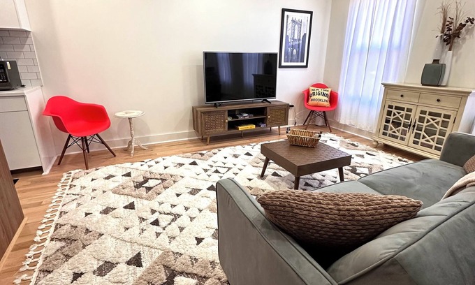 Bedford-Stuyvesant Apartamento | Sun-lit 2 bed 1 bath w washer/dryer