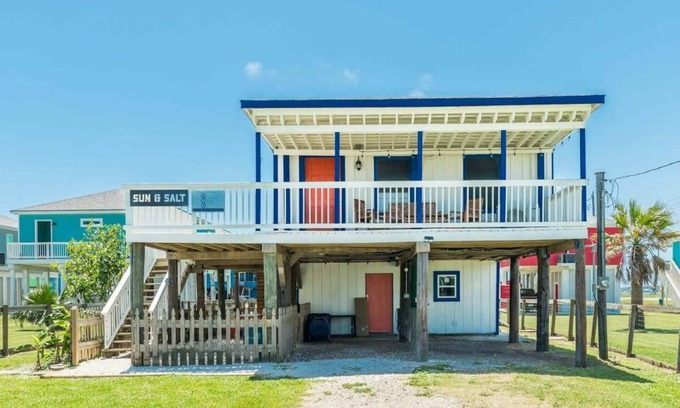 Surfside Beach Casa | Sun & Salt Beach Pad – Cozy, Cute, & Tail-Wagging Approved!