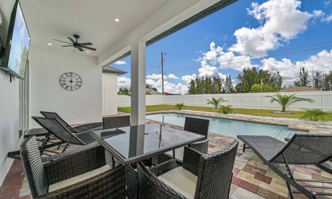 Diplomat Casa | Sun Soaked 4 Bedroom *Heated* Pool Home -BRAND NEW
