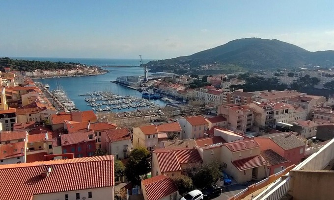 Port-Vendres Condominio | Sol, Vista y Confort en Tara