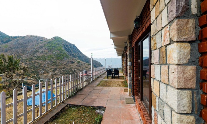 The Mall Road Hotel | Sun Village Resort