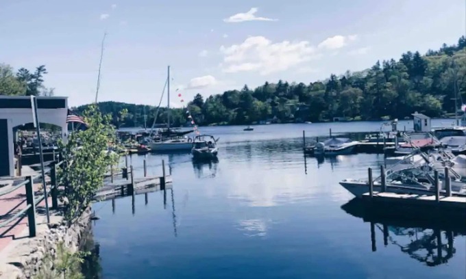 Sunapee Casa | Sunapee Harbor Home Drive to Mountain 7-Bed Pet Friendly Arcade Walk to Marina