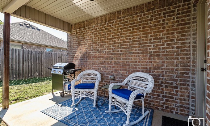 Fayetteville Casa | Sunbridge Villa- home in the heart of fayetteville