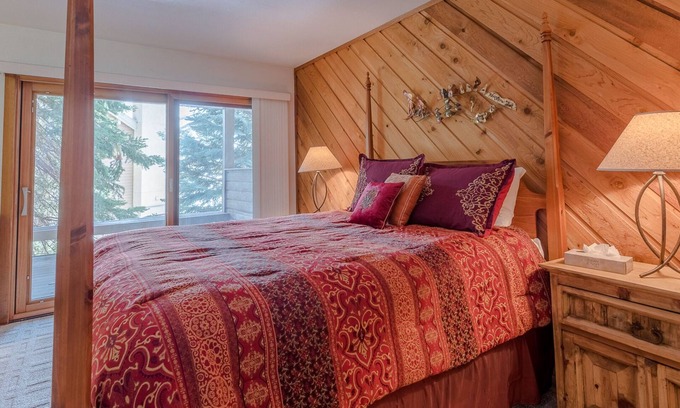 Elkhorn Village Condominio | Loft de dos habitaciones más con elkhorn Ameniteis - ¡Se admiten perros!