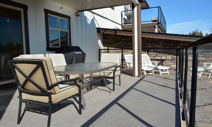 Yorkson Condominio | Sunburst Haven