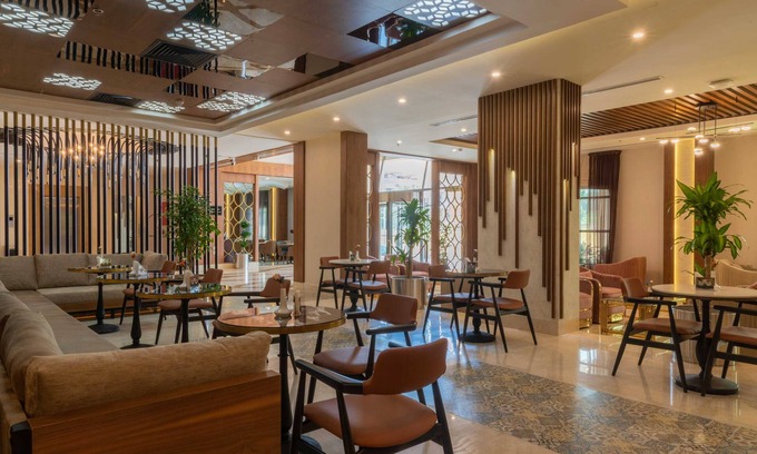 Jeddah Hotel | Sunday Emerald Hotel