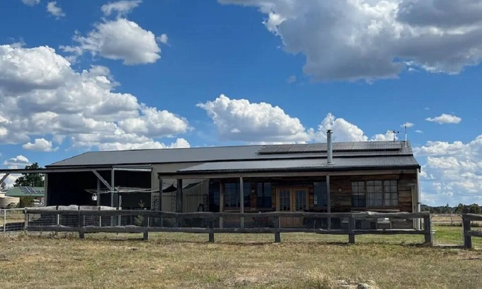Castle Doyle Casa | Sundown Cabin Armidale