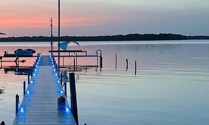 Wills Point Casa | Sundown @ Casa Lago, Waterfront House w/Boat Dock