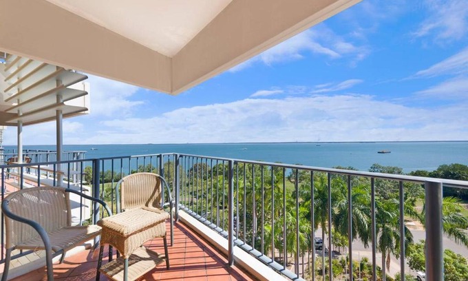 Darwin City Centre Apartamento | Sundrenched and Scenic with Sprawling Water Views