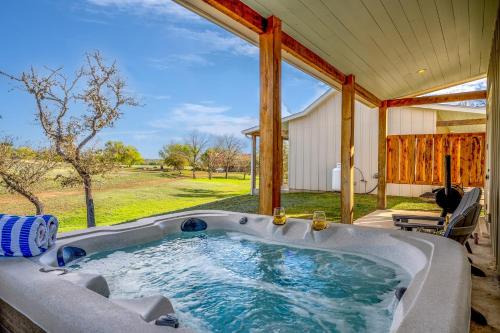 Comfort Casa | Sunflower Cottage with hot tub & VIEWS