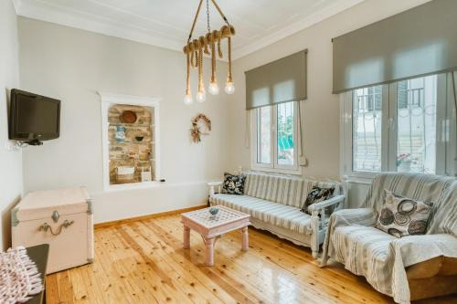 Ionia Casa | Sunflower Kallimasia
