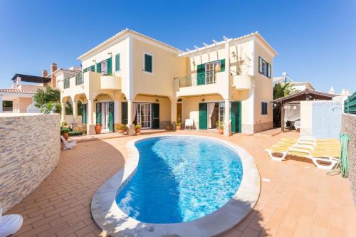 Porto de Mos Villa | Sunflower Villa by Seewest