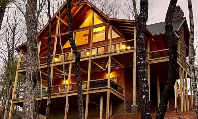 Cherry Log Cabina | Sunglow Mt Vista - Pet friendly-Mountain View- Hottub-