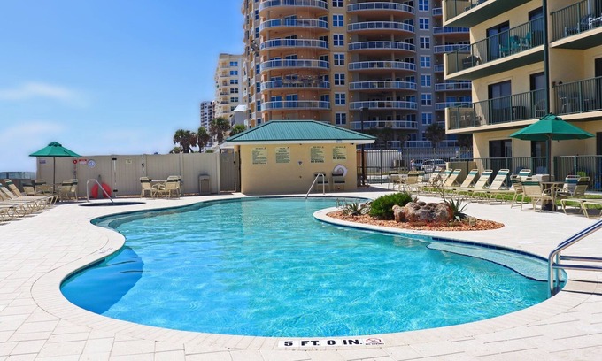 Port Orange Condominio | SUNGLOW RESORT 503 Spacious Deluxe Ocean Front Corner Suite with Large Balcony