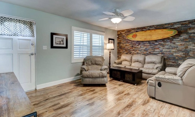 Ocean View Halifax Estates Casa | Sunglow Surf Shack, Garage, Wifi & Walk to Beach